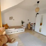 펜션 House For Family, Friends And Business
