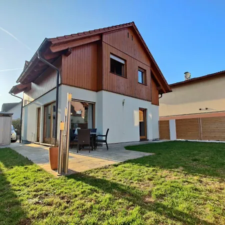 Dom wakacyjny House For Familiy, Friends And Business
