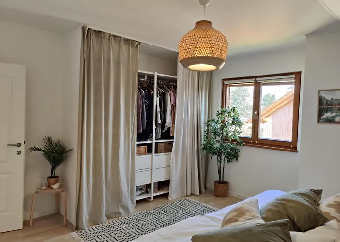 House For Family, Friends And Business 度假居