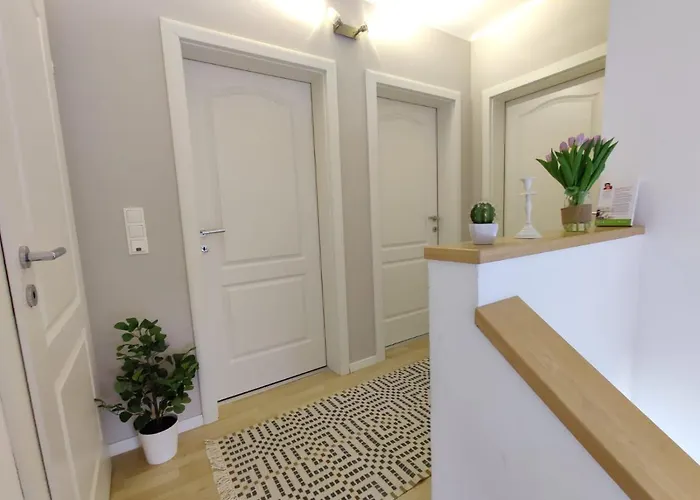 House For Family, Friends And Business 度假居