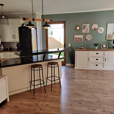 House For Family, Friends And Business سخويشات