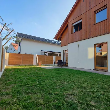 House For Family, Friends And Business Сasa de vacaciones Schwechat